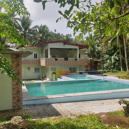 Pentaqua -Dineros Guest House Irosin Екстер'єр фото