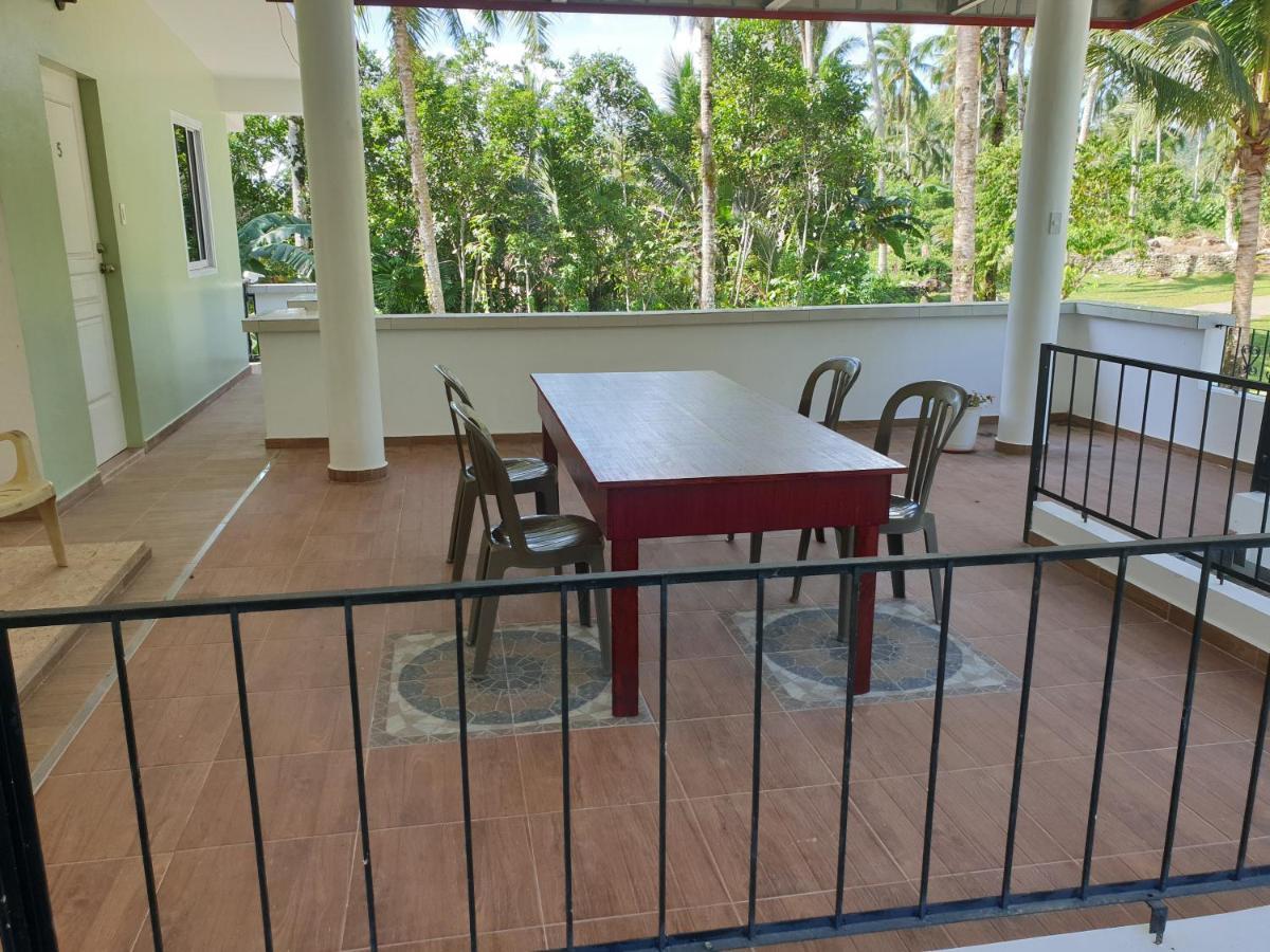 Pentaqua -Dineros Guest House Irosin Екстер'єр фото